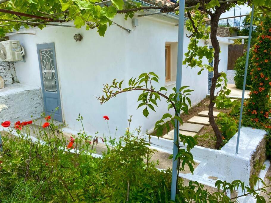 Stylish Vathy Studio With Sea View Exteriér fotografie